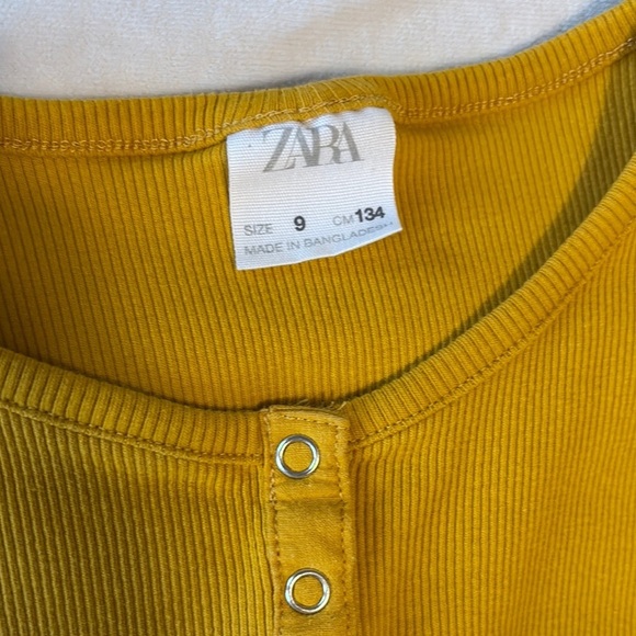 Zara Yellow Long Sleeve ribbed slightly cropped top size 9 youth - Picture 2 of 8